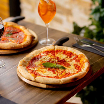 Image for Pizza, Pasta or Risotto for two with a glass of sparkling wine each